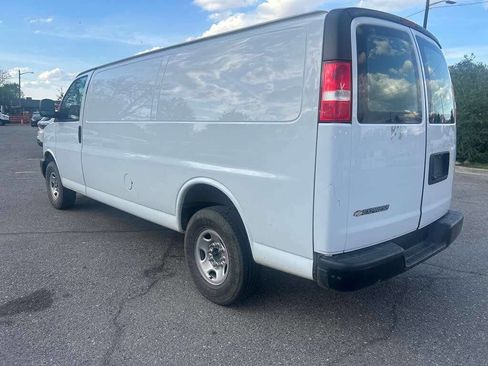 Used 2022 Chevrolet Express 2500 Extended w/ Driver Convenience Package RWD image 7