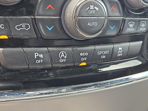 Used 2019 Jeep Grand Cherokee Limited AWD/4WD image 25