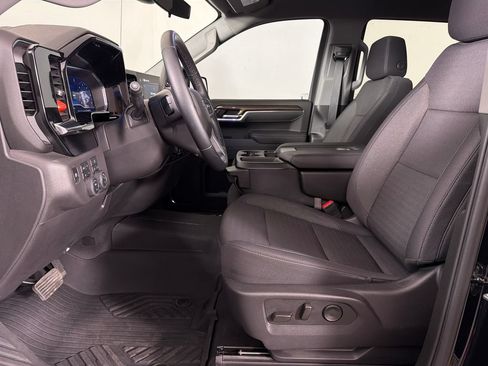Used 2025 Chevrolet Silverado 1500 LT Trail Boss w/ LPO, Dark Essentials Package AWD/4WD image 18