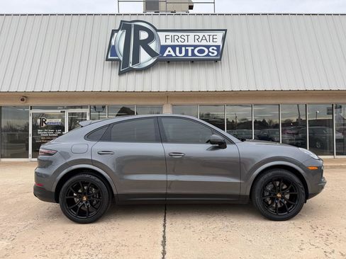 Used 2022 Porsche Cayenne Coupe AWD/4WD image 9
