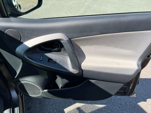 Used 2010 Toyota RAV4 4WD image 19