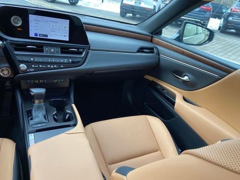 Certified 2023 Lexus ES 350 w/ Premium Package image 15