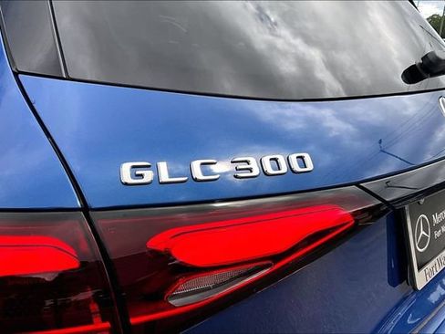 Used 2025 Mercedes-Benz GLC 300 4MATIC image 15