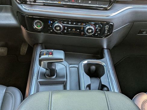 Used 2023 GMC Sierra 1500 SLT w/ SLT Premium Package image 18