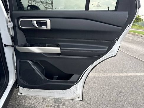 Used 2020 Ford Explorer XLT w/ Equipment Group 202A AWD/4WD image 16