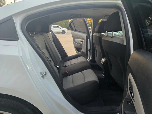 Used 2016 Chevrolet Cruze LS image 18