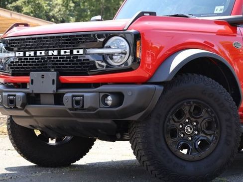 Certified 2023 Ford Bronco Wildtrak AWD/4WD image 2