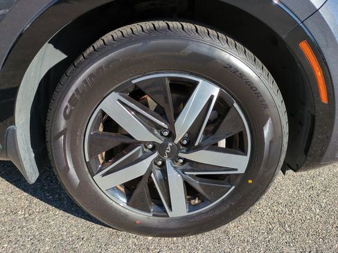 Used 2022 Kia Sorento S image 11