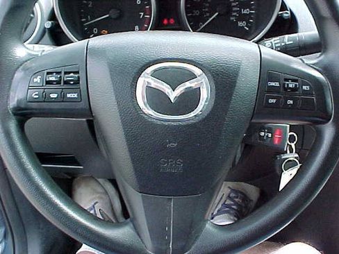 Used 2011 MAZDA MAZDA3 i Touring FWD image 26