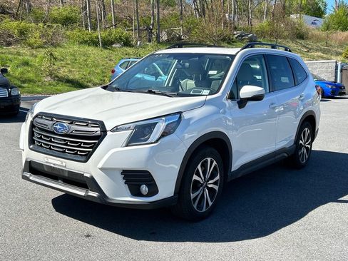 Certified 2023 Subaru Forester Limited AWD/4WD image 3
