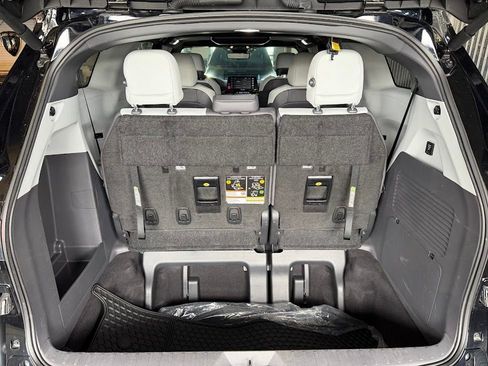 Used 2023 Toyota Sienna XSE AWD/4WD image 34
