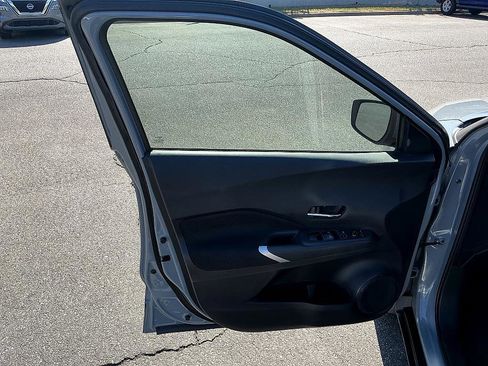 Used 2023 Nissan Kicks SV image 11