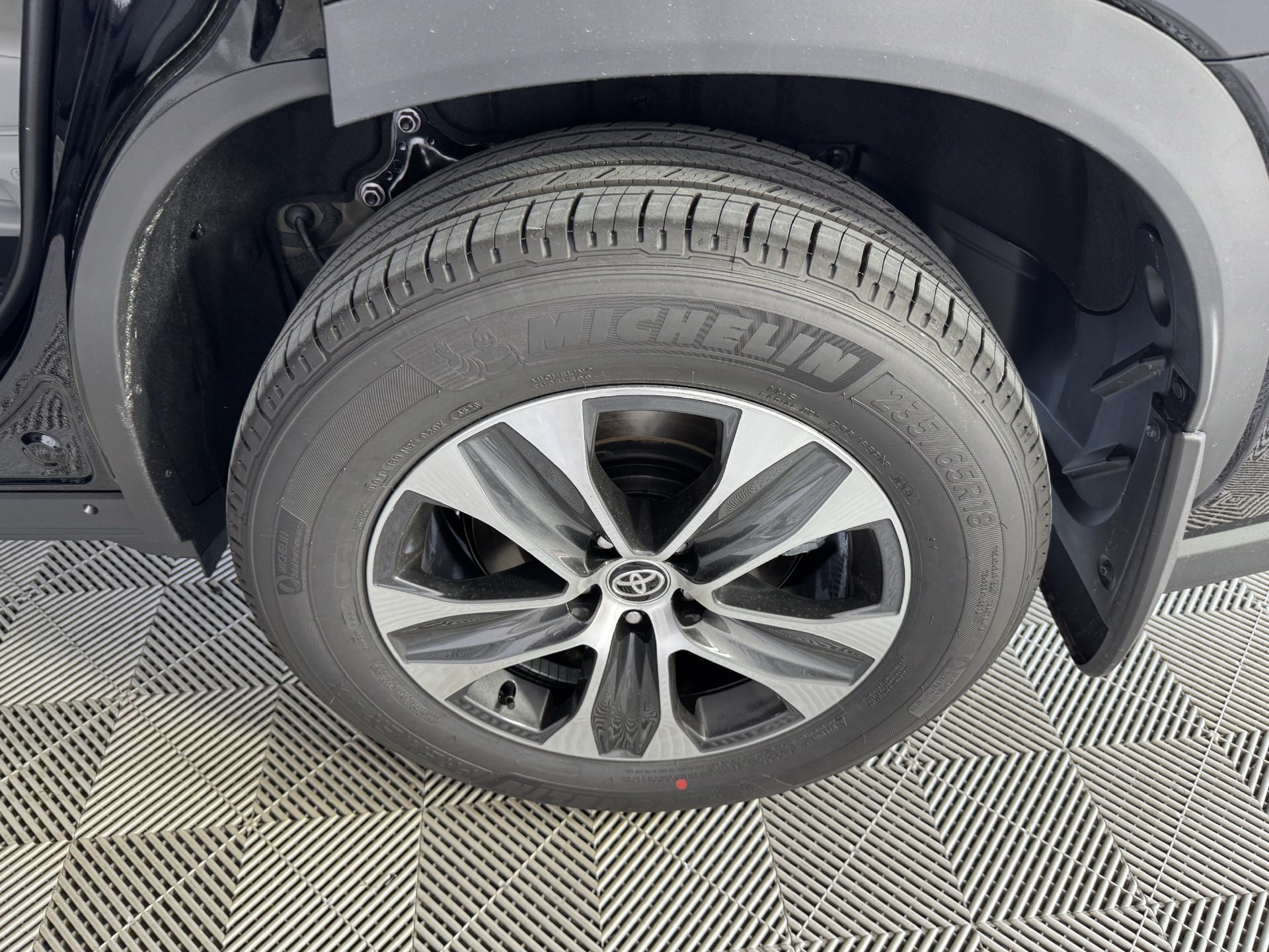 New 2026 Toyota Highlander XLE AWD/4WD image 15