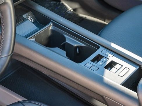 Used 2024 Hyundai Ioniq 6 Limited image 23