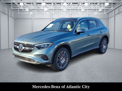 Used 2026 Mercedes-Benz GLC 300 4MATIC image 2