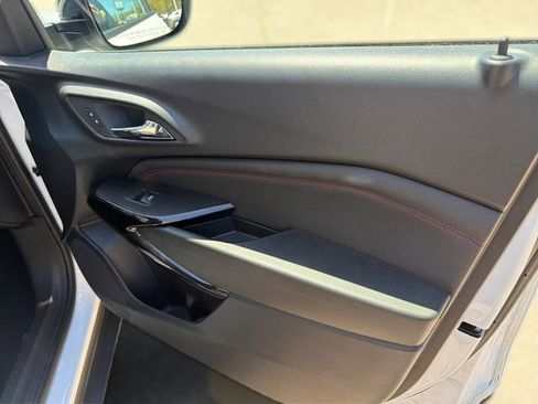Used 2024 Chevrolet Trax RS FWD image 21