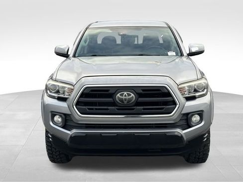 Used 2018 Toyota Tacoma SR5 image 8