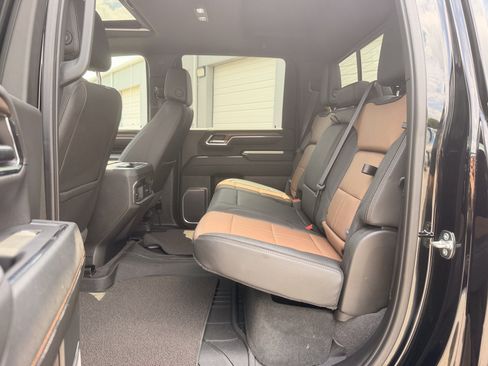 Used 2024 Chevrolet Silverado 2500 High Country w/ High Country Premium Package AWD/4WD image 30