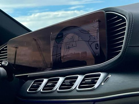 Used 2024 Mercedes-Benz GLE 450 4MATIC image 11