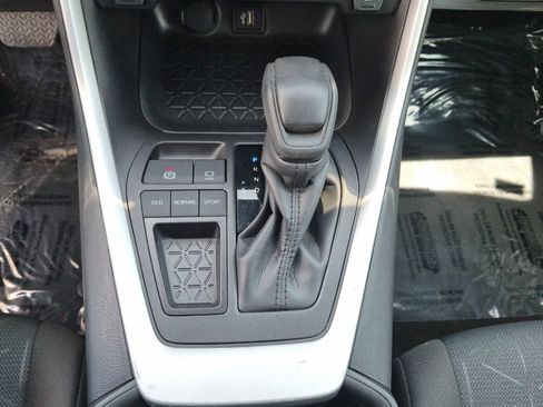 Used 2025 Toyota RAV4 XLE FWD image 19