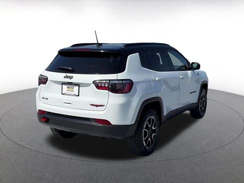 Used 2025 Jeep Compass Trailhawk image 14