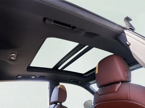 Used 2025 Audi Q8 Premium Plus image 35