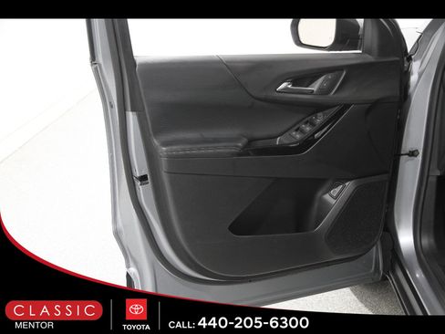 Used 2025 Chevrolet Equinox LT w/ Convenience Package II AWD/4WD image 4