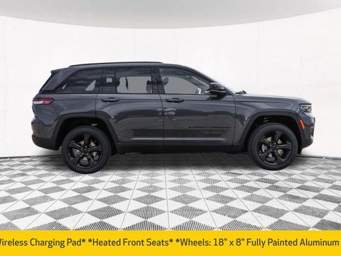 New 2025 Jeep Grand Cherokee Altitude image 10