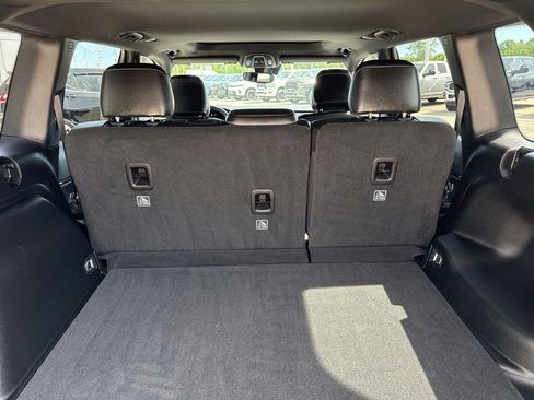 Used 2023 Jeep Grand Cherokee Altitude AWD/4WD image 16
