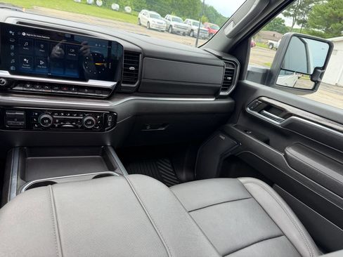 Used 2024 Chevrolet Silverado 2500 LTZ w/ LTZ Plus Package AWD/4WD image 26