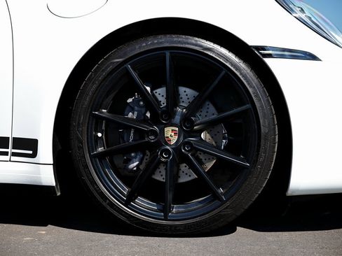 Used 2024 Porsche 911 Carrera T image 12