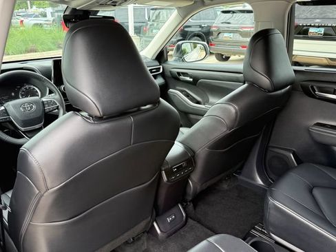 Used 2026 Toyota Highlander XLE AWD/4WD image 23