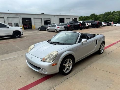 Used 2003 Toyota MR2 RWD image 11