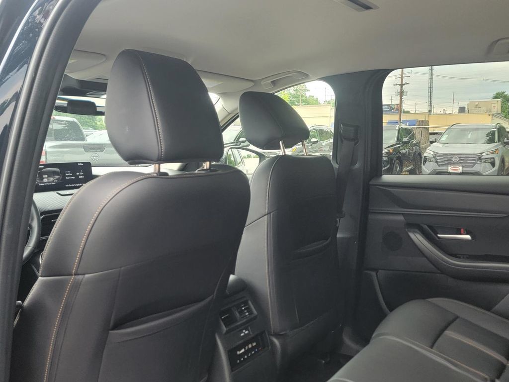 Used 2025 MAZDA CX-90 3.3 Turbo w/ Select Package AWD/4WD image 15