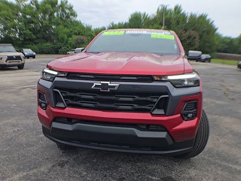 Used 2024 Chevrolet Colorado LT w/ LT Convenience Package III AWD/4WD image 3