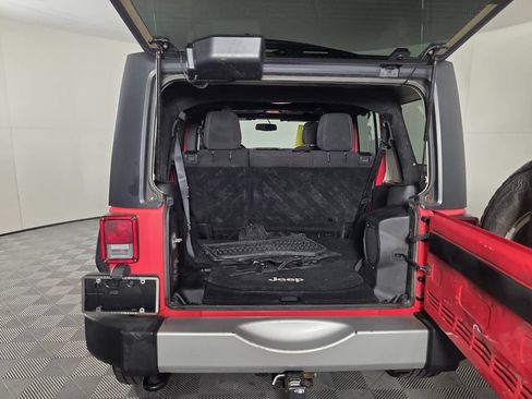Used 2013 Jeep Wrangler Unlimited Sahara w/ Connectivity Group AWD/4WD image 27