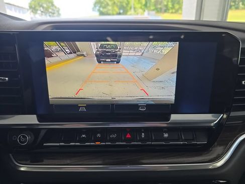 Certified 2025 Chevrolet Silverado 1500 LT AWD/4WD image 16