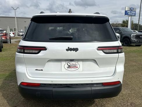 Used 2023 Jeep Grand Cherokee L Laredo image 4