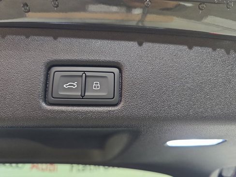 New 2025 Audi Q5 Prestige image 13