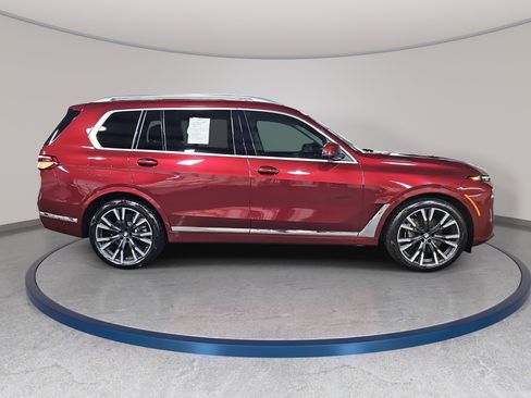 Certified 2025 BMW X7 xDrive40i AWD/4WD image 5