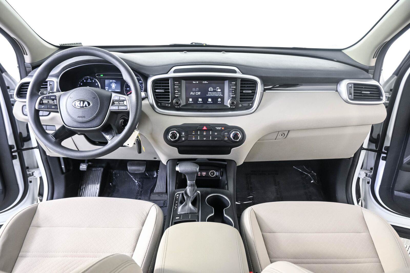 Used 2019 Kia Sorento FWD image 17