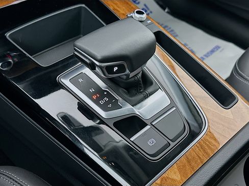 Certified 2023 Audi Q5 2.0T Premium w/ Convenience Package image 16