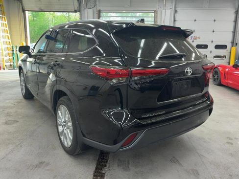 Used 2020 Toyota Highlander Limited AWD/4WD image 6