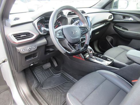 Used 2023 Chevrolet TrailBlazer RS w/ Sun and Liftgate Package image 15