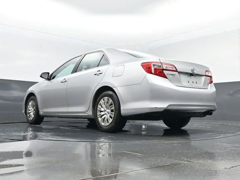 Used 2012 Toyota Camry LE image 21