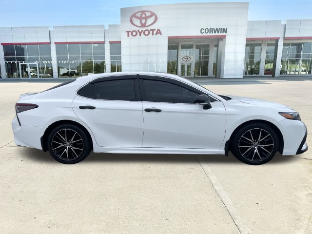 Used 2023 Toyota Camry SE AWD/4WD image 6