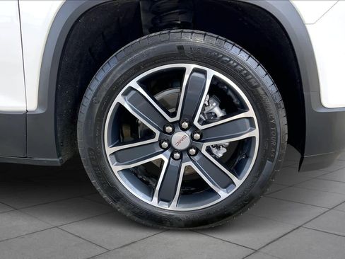 Used 2021 GMC Acadia SLT w/ Premium Package image 11