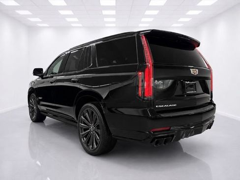 Used 2026 Cadillac Escalade V AWD/4WD image 13