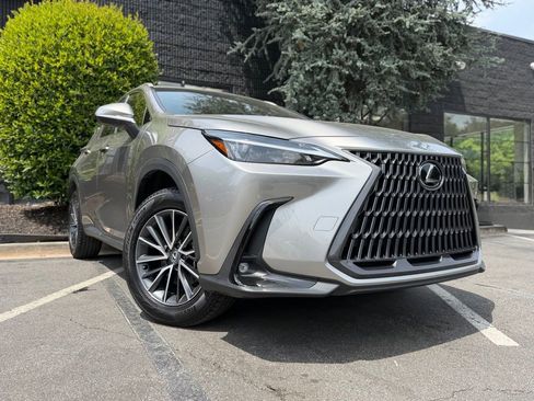 Used 2024 Lexus NX 250 FWD w/ Cold Area Package image 8