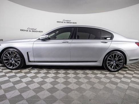 Used 2020 BMW 740i w/ M Sport Package RWD image 7